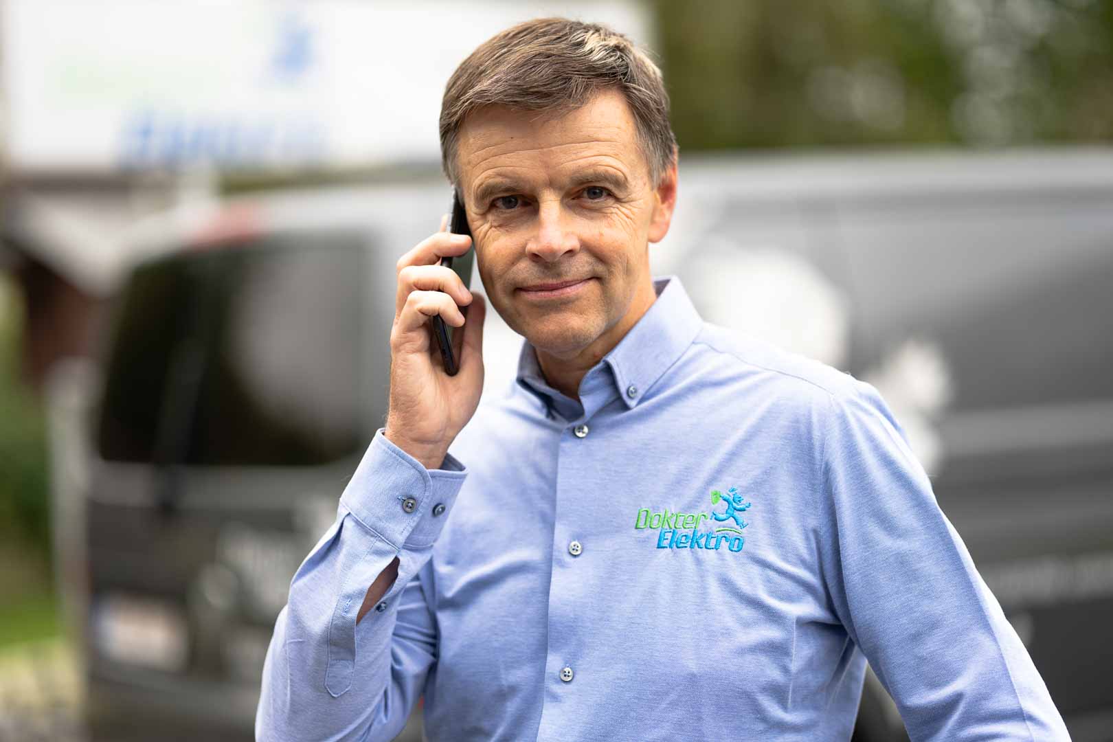 Dokter Elektro is een erkend hersteller van elektrische apparaten en witgoed. Marc Leyre is dokter Elektro en samen met zijn collega Jan herstellen ze elektrische apparatuur in Oost- en West-vlaanderen.